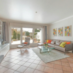 Lichtdurchfluteter Wohnbereich-ID2018324